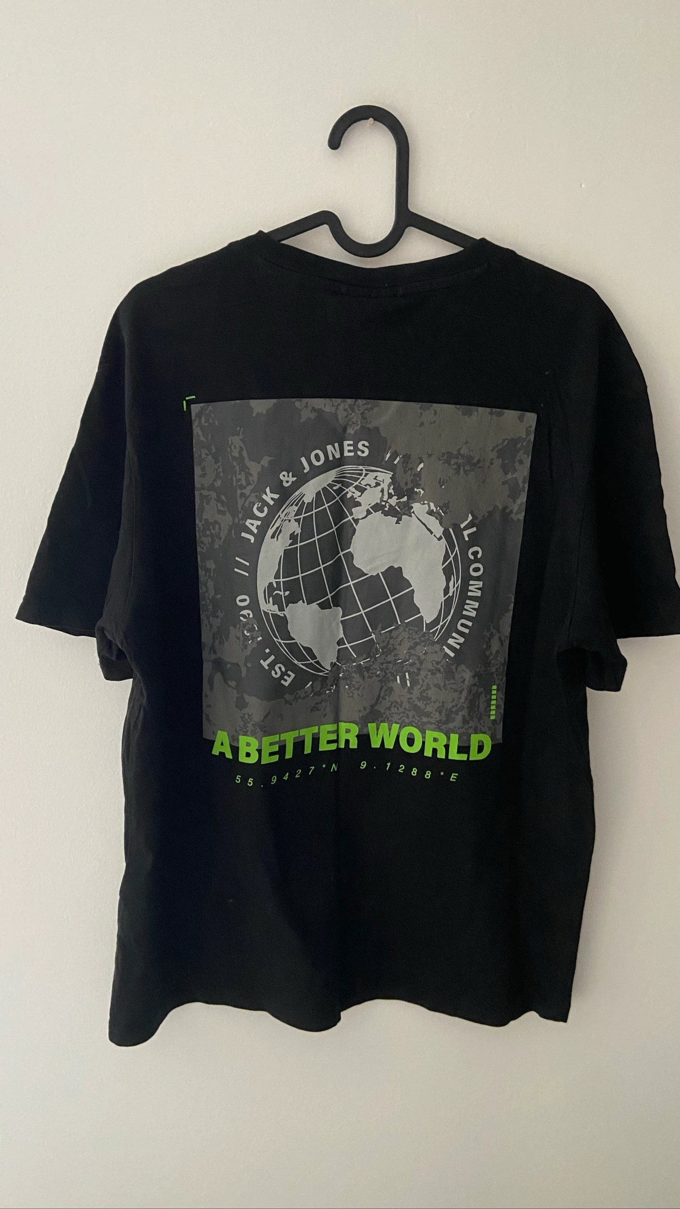 Camiseta preta com estampa nas costas Jack and Jone – photo 5